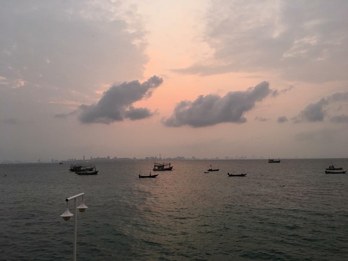 Island Inn Koh Larn Eksteriør billede